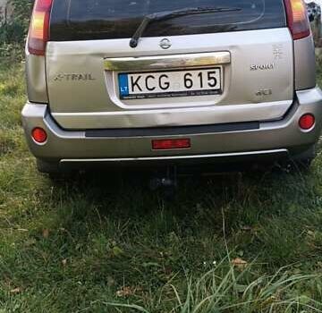 Серый Ниссан ИксТрейл, объемом двигателя 2.2 л и пробегом 350 тыс. км за 3400 $, фото 21 на Automoto.ua