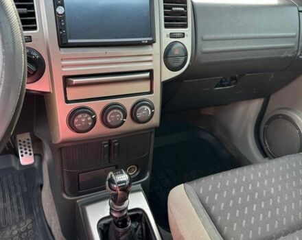 Серый Ниссан ИксТрейл, объемом двигателя 2.2 л и пробегом 370 тыс. км за 3500 $, фото 7 на Automoto.ua