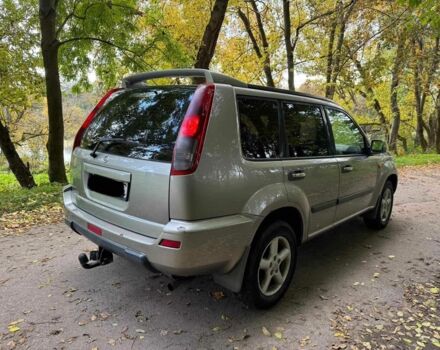 Серый Ниссан ИксТрейл, объемом двигателя 2.2 л и пробегом 240 тыс. км за 3100 $, фото 4 на Automoto.ua