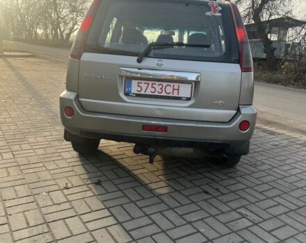 Серый Ниссан ИксТрейл, объемом двигателя 2.2 л и пробегом 300 тыс. км за 4999 $, фото 3 на Automoto.ua