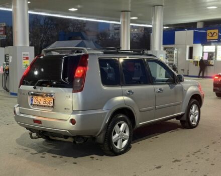 Серый Ниссан ИксТрейл, объемом двигателя 2.2 л и пробегом 100 тыс. км за 3950 $, фото 2 на Automoto.ua