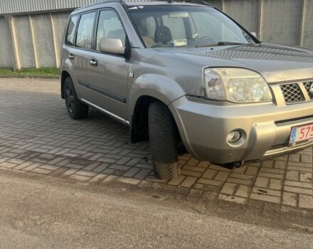 Серый Ниссан ИксТрейл, объемом двигателя 2.2 л и пробегом 300 тыс. км за 4999 $, фото 2 на Automoto.ua