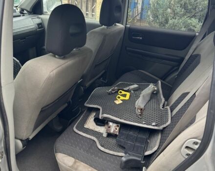 Серый Ниссан ИксТрейл, объемом двигателя 2.2 л и пробегом 212 тыс. км за 2500 $, фото 5 на Automoto.ua