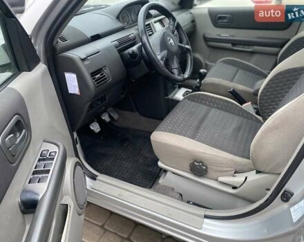 Серый Ниссан ИксТрейл, объемом двигателя 2.2 л и пробегом 272 тыс. км за 4500 $, фото 10 на Automoto.ua