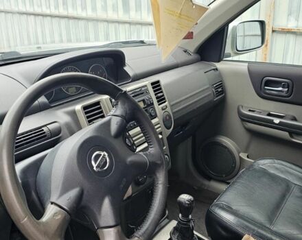 Серый Ниссан ИксТрейл, объемом двигателя 0 л и пробегом 263 тыс. км за 4643 $, фото 2 на Automoto.ua