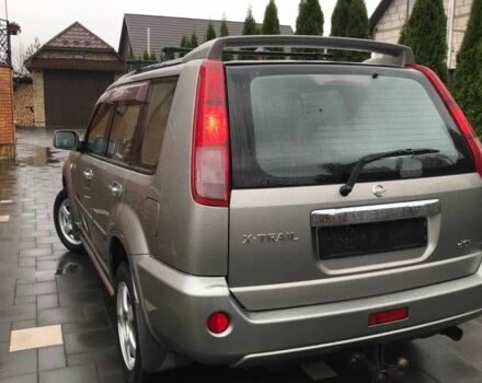 Серый Ниссан ИксТрейл, объемом двигателя 2.2 л и пробегом 188 тыс. км за 3850 $, фото 5 на Automoto.ua