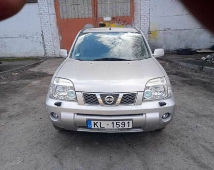 Серый Ниссан ИксТрейл, объемом двигателя 2.2 л и пробегом 330 тыс. км за 4500 $, фото 2 на Automoto.ua