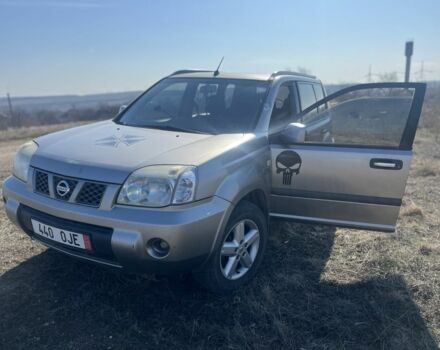 Сірий Ніссан ІксТрейл, об'ємом двигуна 2 л та пробігом 3 тис. км за 3500 $, фото 1 на Automoto.ua