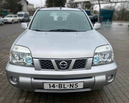 Серый Ниссан ИксТрейл, объемом двигателя 2.2 л и пробегом 272 тыс. км за 4500 $, фото 2 на Automoto.ua