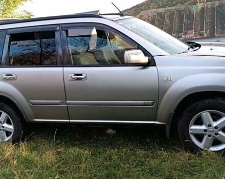 Серый Ниссан ИксТрейл, объемом двигателя 2.2 л и пробегом 350 тыс. км за 3400 $, фото 13 на Automoto.ua