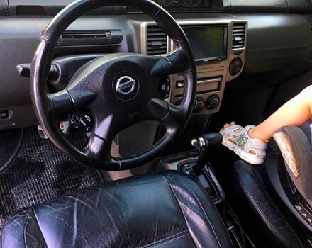 Серый Ниссан ИксТрейл, объемом двигателя 2.5 л и пробегом 220 тыс. км за 5555 $, фото 4 на Automoto.ua