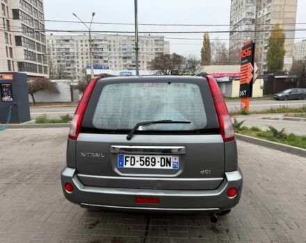 Серый Ниссан ИксТрейл, объемом двигателя 2.2 л и пробегом 240 тыс. км за 5223 $, фото 4 на Automoto.ua