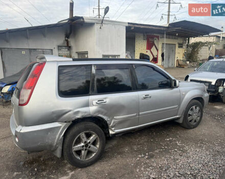 Серый Ниссан ИксТрейл, объемом двигателя 2.5 л и пробегом 250 тыс. км за 3899 $, фото 7 на Automoto.ua