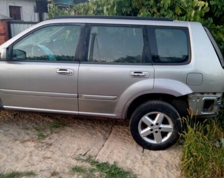 Серый Ниссан ИксТрейл, объемом двигателя 2 л и пробегом 216 тыс. км за 2000 $, фото 1 на Automoto.ua