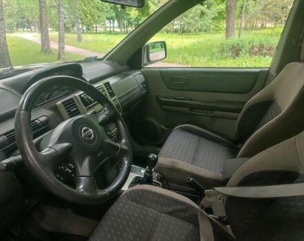 Серый Ниссан ИксТрейл, объемом двигателя 2.2 л и пробегом 300 тыс. км за 4900 $, фото 9 на Automoto.ua