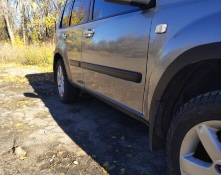 Серый Ниссан ИксТрейл, объемом двигателя 2.2 л и пробегом 286 тыс. км за 6000 $, фото 3 на Automoto.ua