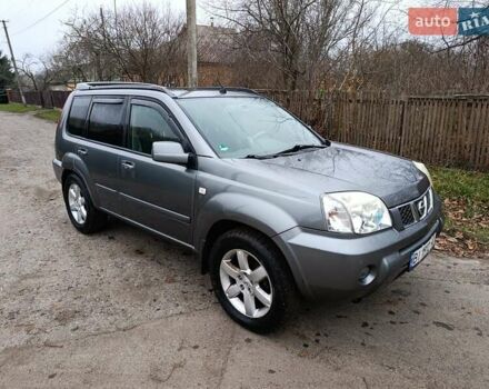 Сірий Ніссан ІксТрейл, об'ємом двигуна 2.49 л та пробігом 211 тис. км за 7500 $, фото 2 на Automoto.ua