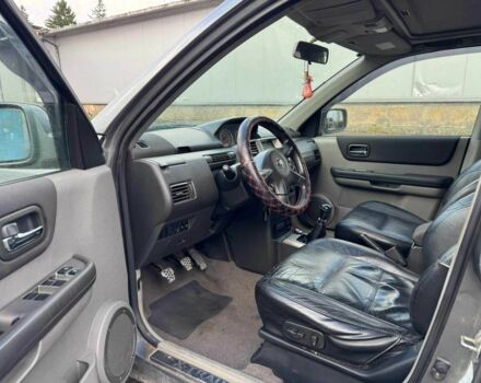 Серый Ниссан ИксТрейл, объемом двигателя 2.2 л и пробегом 292 тыс. км за 3200 $, фото 6 на Automoto.ua