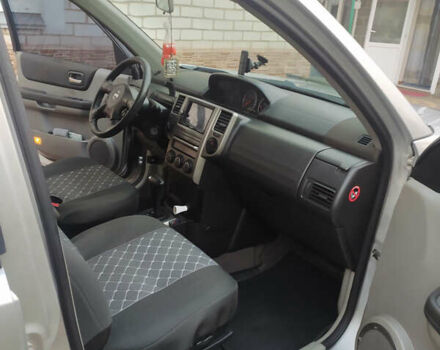 Сірий Ніссан ІксТрейл, об'ємом двигуна 2.49 л та пробігом 250 тис. км за 7500 $, фото 9 на Automoto.ua