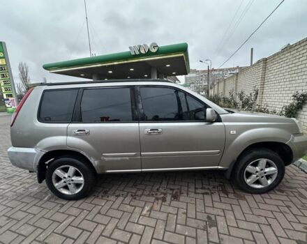 Сірий Ніссан ІксТрейл, об'ємом двигуна 2.2 л та пробігом 258 тис. км за 3800 $, фото 3 на Automoto.ua