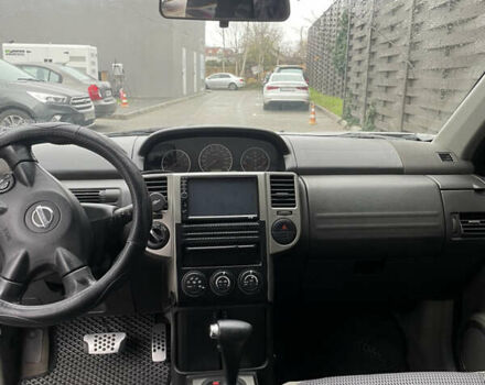 Серый Ниссан ИксТрейл, объемом двигателя 2 л и пробегом 208 тыс. км за 6600 $, фото 7 на Automoto.ua