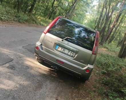 Серый Ниссан ИксТрейл, объемом двигателя 2 л и пробегом 194 тыс. км за 4600 $, фото 2 на Automoto.ua