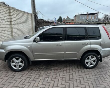 Сірий Ніссан ІксТрейл, об'ємом двигуна 2.2 л та пробігом 258 тис. км за 3800 $, фото 2 на Automoto.ua