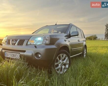 Серый Ниссан ИксТрейл, объемом двигателя 2.5 л и пробегом 360 тыс. км за 6417 $, фото 5 на Automoto.ua