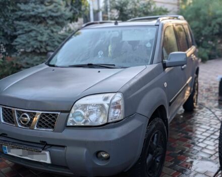 Сірий Ніссан ІксТрейл, об'ємом двигуна 2.2 л та пробігом 245 тис. км за 4000 $, фото 2 на Automoto.ua