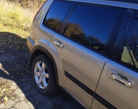 Серый Ниссан ИксТрейл, объемом двигателя 2.2 л и пробегом 286 тыс. км за 6000 $, фото 5 на Automoto.ua