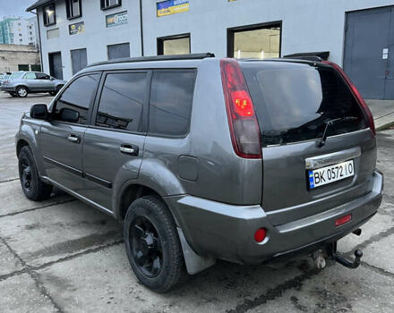 Серый Ниссан ИксТрейл, объемом двигателя 2 л и пробегом 303 тыс. км за 4699 $, фото 9 на Automoto.ua