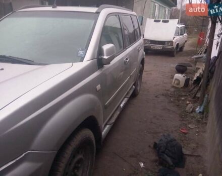 Сірий Ніссан ІксТрейл, об'ємом двигуна 2.2 л та пробігом 300 тис. км за 5000 $, фото 3 на Automoto.ua