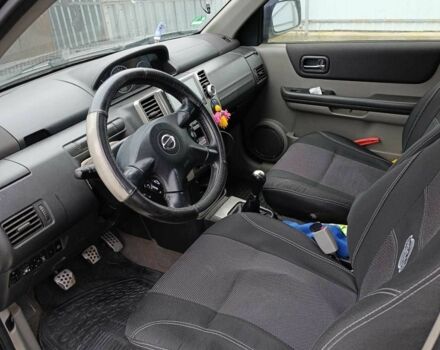 Сірий Ніссан ІксТрейл, об'ємом двигуна 2.5 л та пробігом 211 тис. км за 7500 $, фото 7 на Automoto.ua