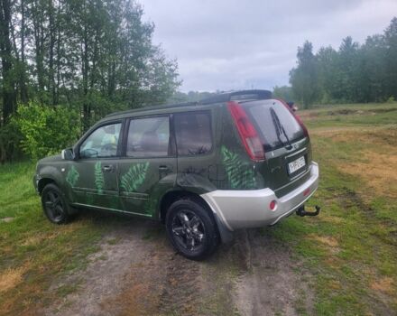 Серый Ниссан ИксТрейл, объемом двигателя 2 л и пробегом 300 тыс. км за 3579 $, фото 1 на Automoto.ua