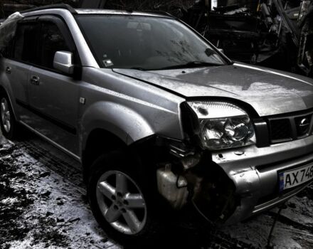 Серый Ниссан ИксТрейл, объемом двигателя 2 л и пробегом 240 тыс. км за 2500 $, фото 2 на Automoto.ua