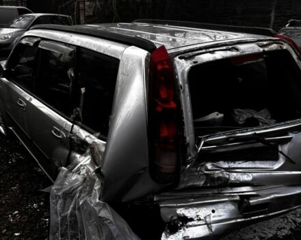 Серый Ниссан ИксТрейл, объемом двигателя 2 л и пробегом 240 тыс. км за 2500 $, фото 5 на Automoto.ua