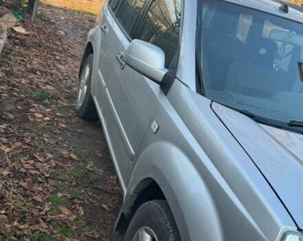 Серый Ниссан ИксТрейл, объемом двигателя 2.2 л и пробегом 350 тыс. км за 3600 $, фото 1 на Automoto.ua