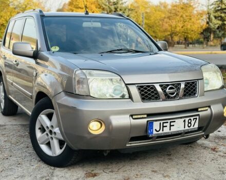 Серый Ниссан ИксТрейл, объемом двигателя 2.2 л и пробегом 280 тыс. км за 3400 $, фото 10 на Automoto.ua