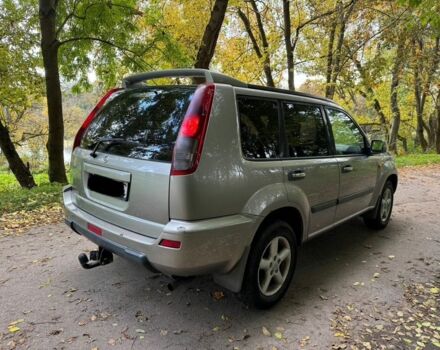 Сірий Ніссан ІксТрейл, об'ємом двигуна 0 л та пробігом 240 тис. км за 3999 $, фото 3 на Automoto.ua