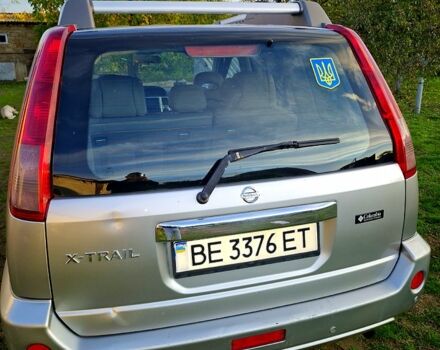 Серый Ниссан ИксТрейл, объемом двигателя 2 л и пробегом 208 тыс. км за 7300 $, фото 4 на Automoto.ua