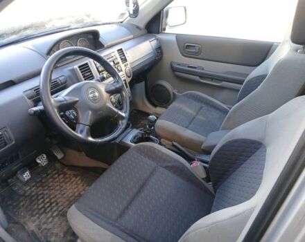 Серый Ниссан ИксТрейл, объемом двигателя 0 л и пробегом 200 тыс. км за 2100 $, фото 4 на Automoto.ua