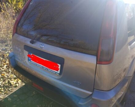 Серый Ниссан ИксТрейл, объемом двигателя 2.2 л и пробегом 286 тыс. км за 6000 $, фото 6 на Automoto.ua