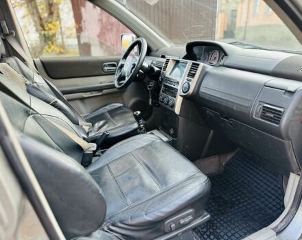 Серый Ниссан ИксТрейл, объемом двигателя 2.2 л и пробегом 280 тыс. км за 3400 $, фото 13 на Automoto.ua