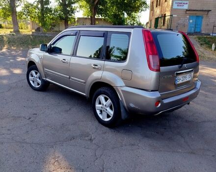 Серый Ниссан ИксТрейл, объемом двигателя 2 л и пробегом 240 тыс. км за 4200 $, фото 1 на Automoto.ua