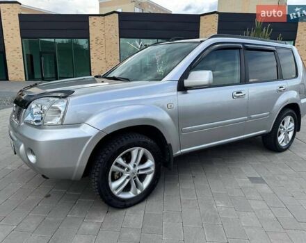 Серый Ниссан ИксТрейл, объемом двигателя 2 л и пробегом 209 тыс. км за 6800 $, фото 9 на Automoto.ua
