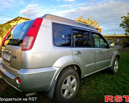 Серый Ниссан ИксТрейл, объемом двигателя 2 л и пробегом 208 тыс. км за 7300 $, фото 1 на Automoto.ua