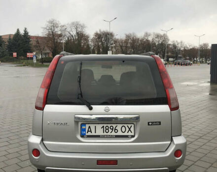 Серый Ниссан ИксТрейл, объемом двигателя 2 л и пробегом 192 тыс. км за 6600 $, фото 5 на Automoto.ua