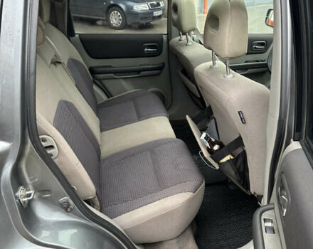 Серый Ниссан ИксТрейл, объемом двигателя 2.18 л и пробегом 308 тыс. км за 5100 $, фото 5 на Automoto.ua