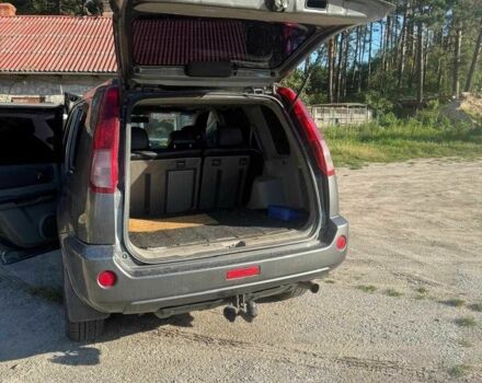 Сірий Ніссан ІксТрейл, об'ємом двигуна 2.2 л та пробігом 360 тис. км за 6500 $, фото 3 на Automoto.ua