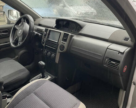 Серый Ниссан ИксТрейл, объемом двигателя 2 л и пробегом 208 тыс. км за 6600 $, фото 12 на Automoto.ua